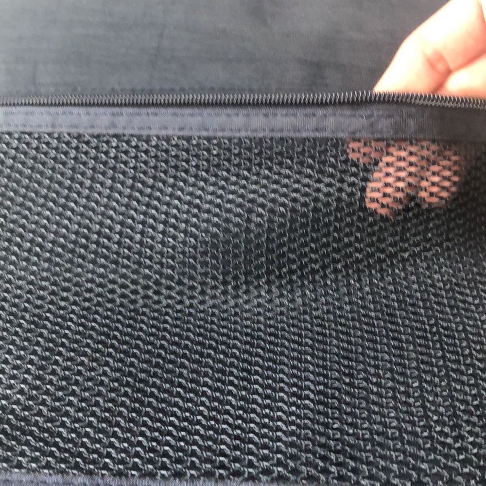 Escada Pour Homme Travel Bag - Picture 8 of 12